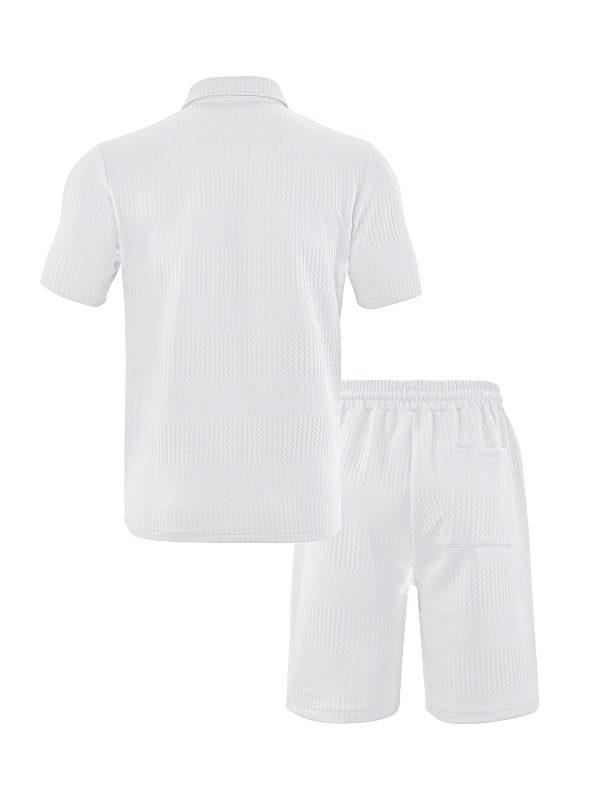 the short sleeved polo collar top is classic while maintaining a sense of style. its main body is paired with a unique texture, exuding a high end feel in its simplicity. the shorts in the same color scheme come with a drawstring design